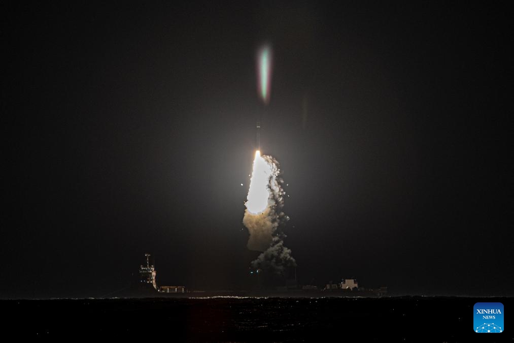 'Hiện tượng lạ trên bầu trời': Nhiều khả năng liên quan việc Trung Quốc phóng vệ tinh- Ảnh 2.