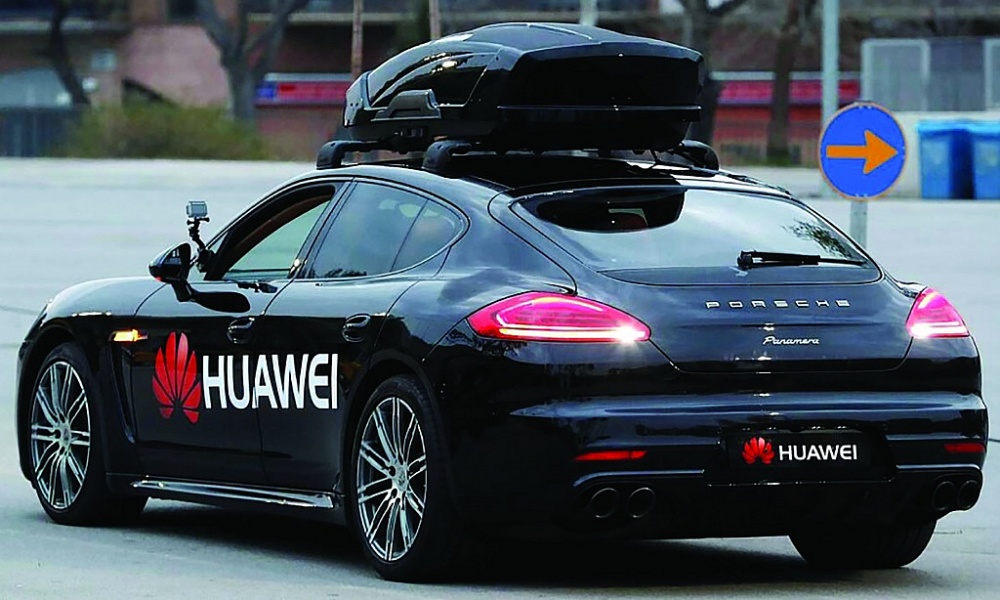 Huawei “thách thức” Tesla trong cuộc đua xe tự lái